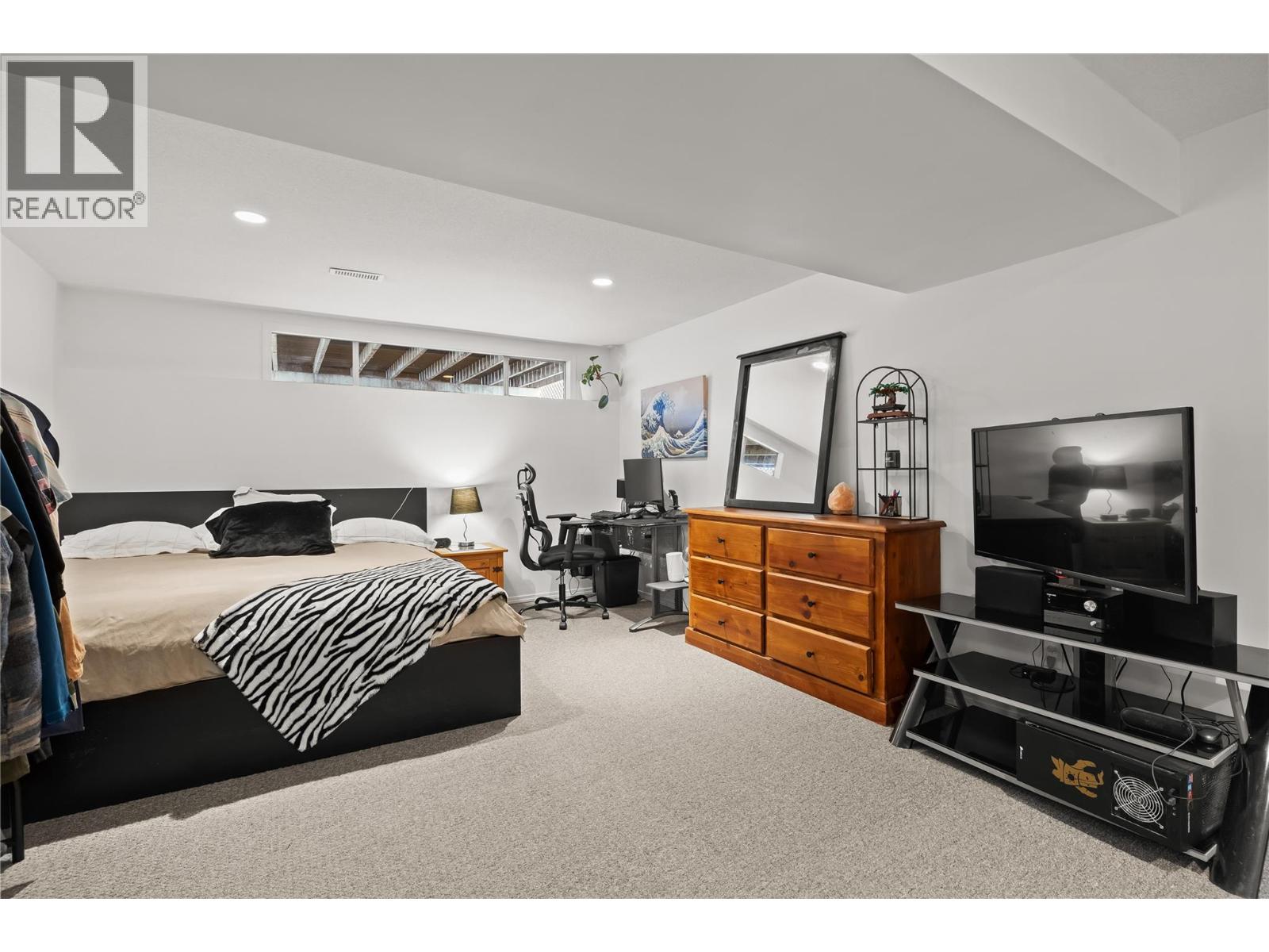 2355 Crestview Road, West Kelowna