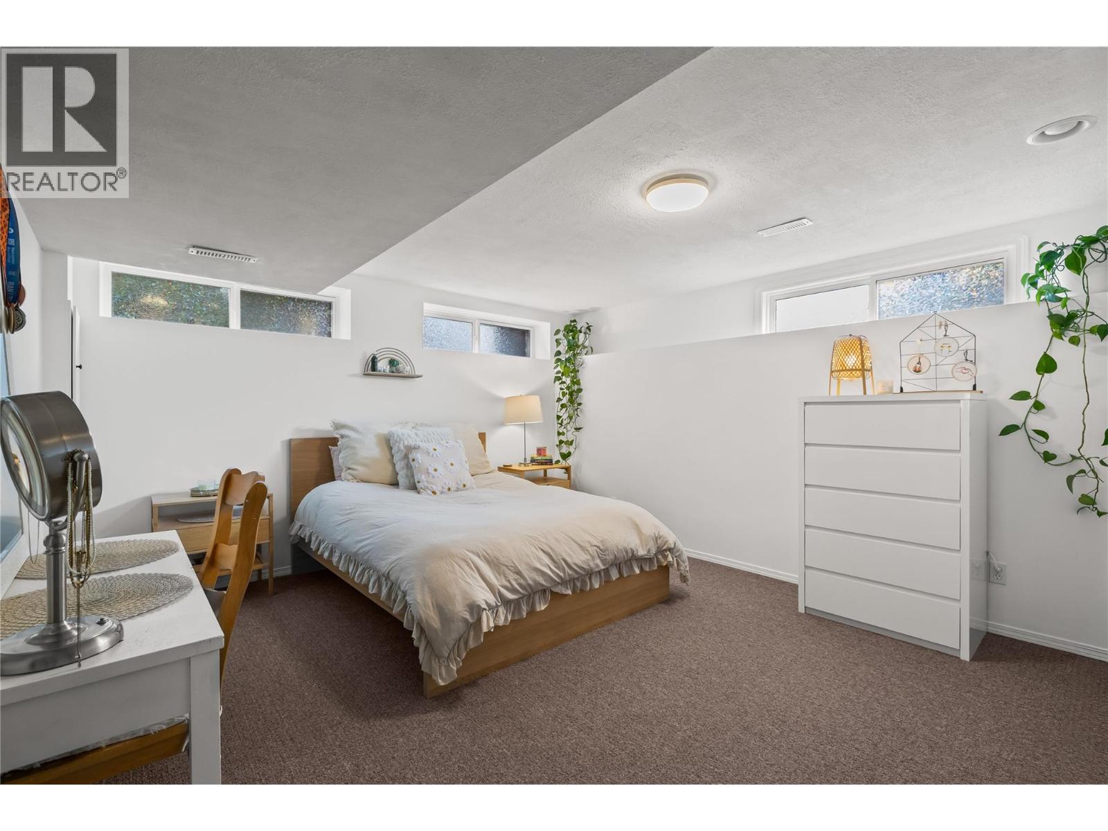 2355 Crestview Road, West Kelowna