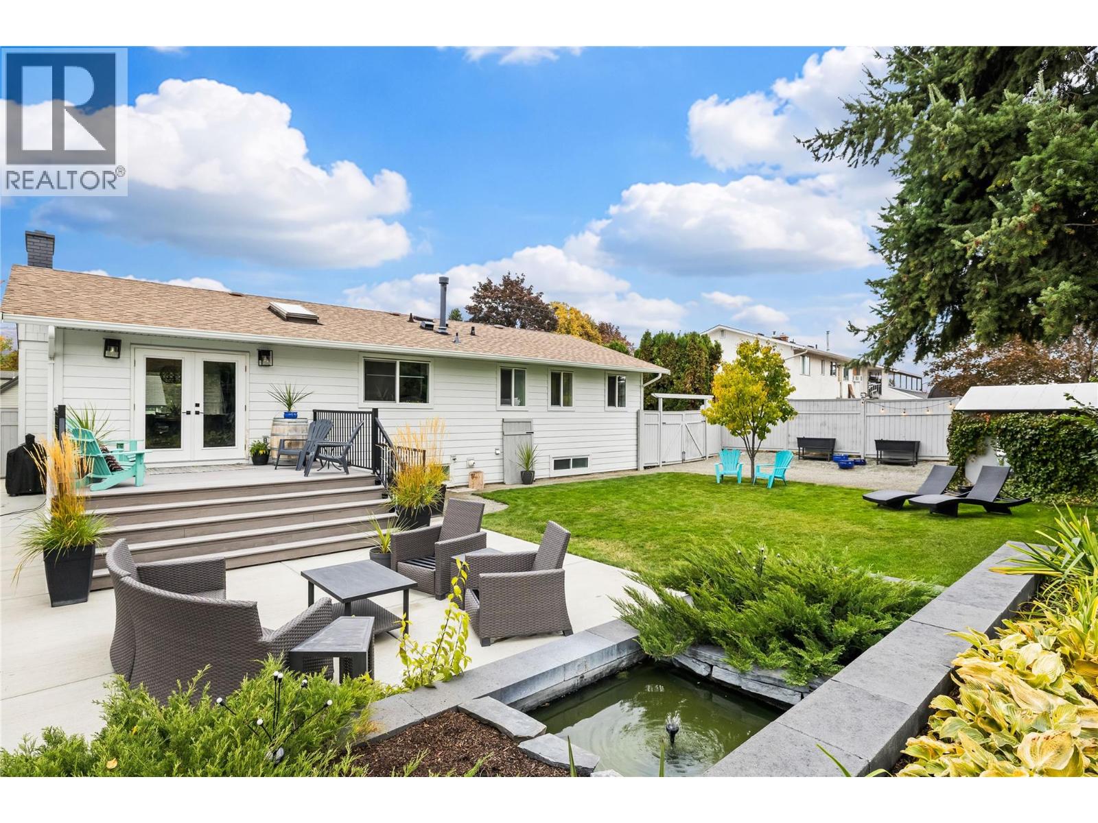 2355 Crestview Road, West Kelowna