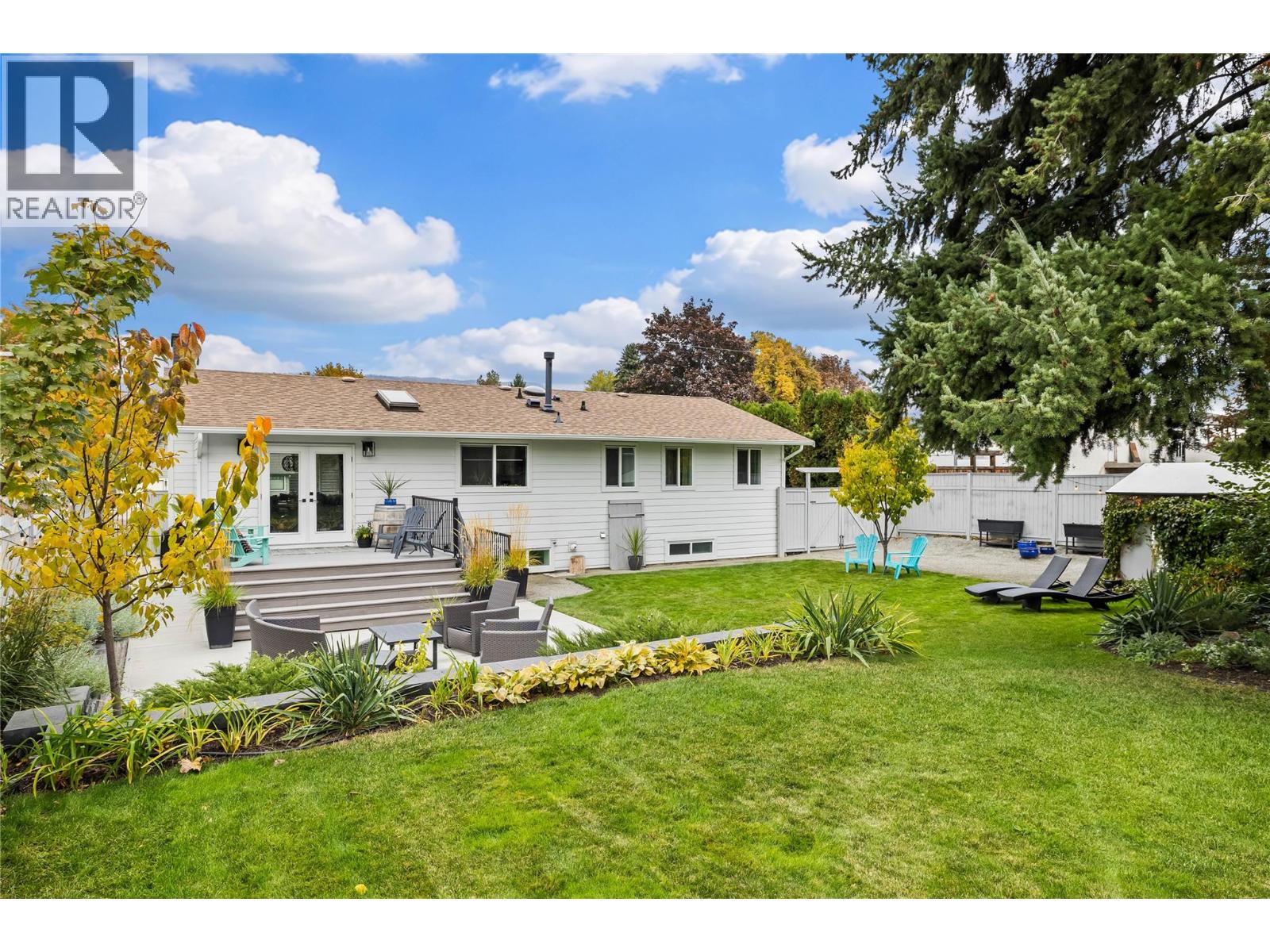 2355 Crestview Road, West Kelowna