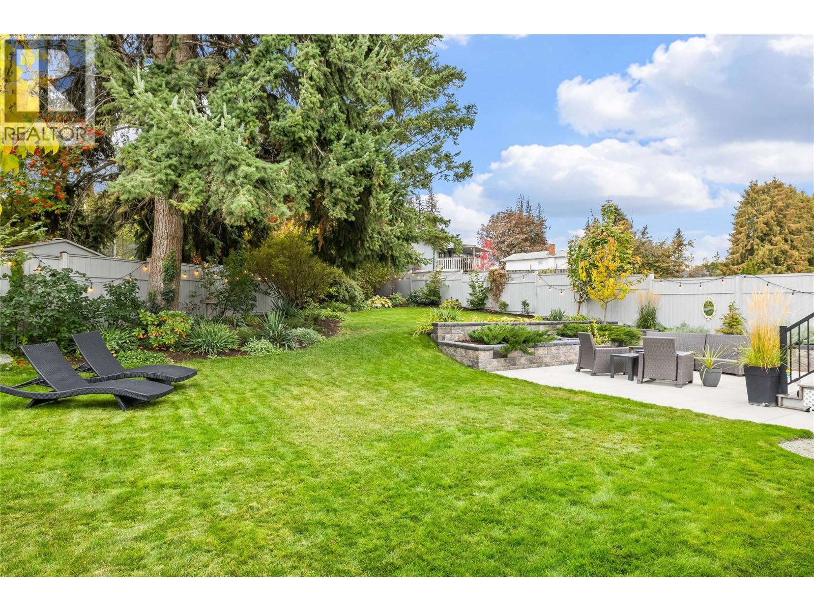 2355 Crestview Road, West Kelowna