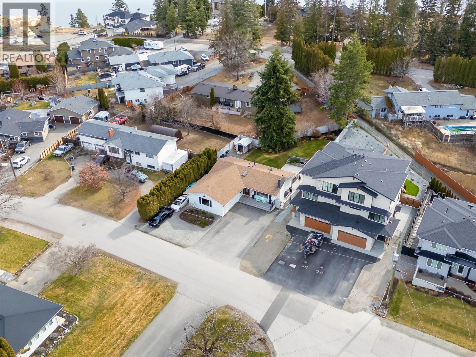 2355 Crestview Road, West Kelowna