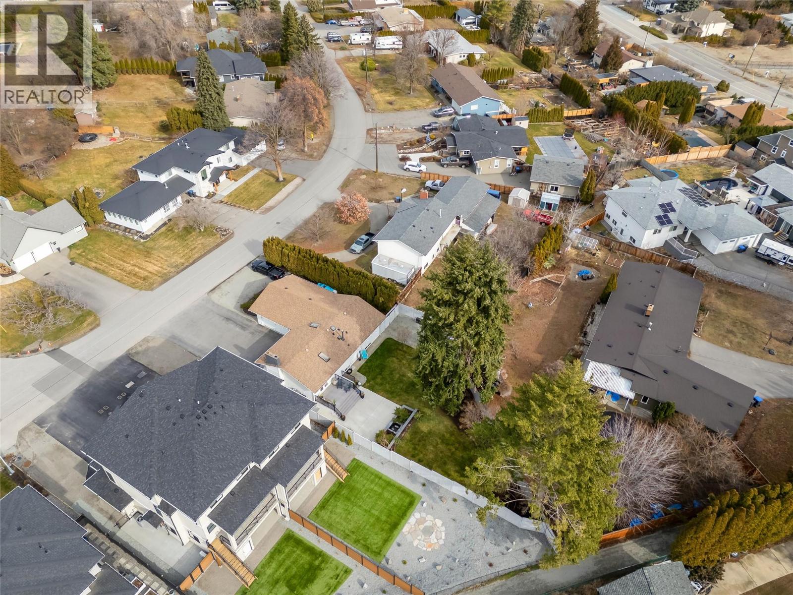 2355 Crestview Road, West Kelowna