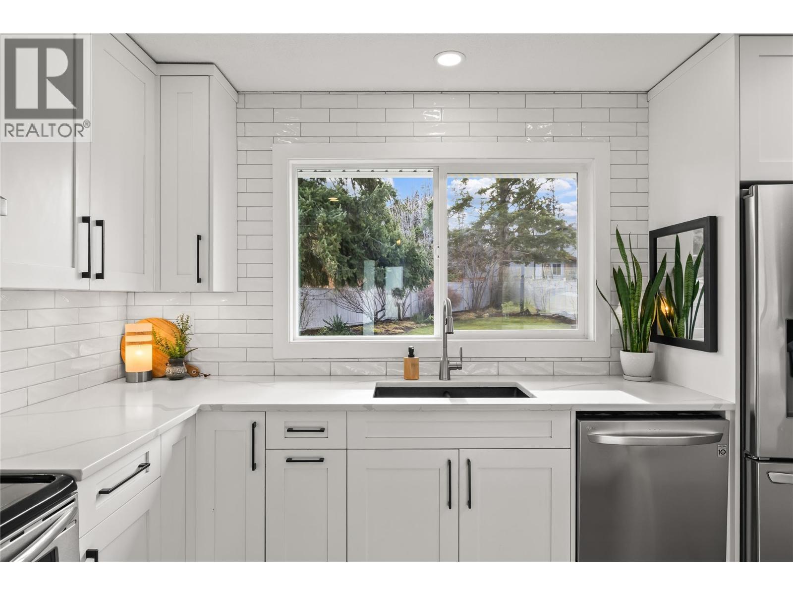 2355 Crestview Road, West Kelowna