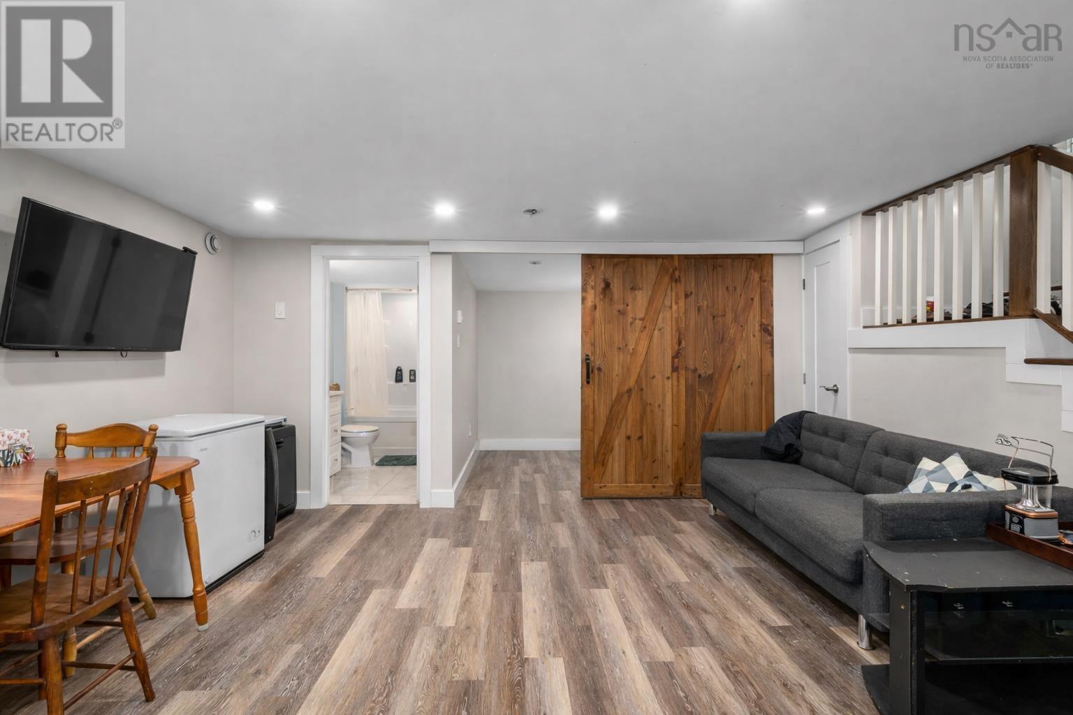 Property 25 of 35 of 6028/6030 Cunard Street