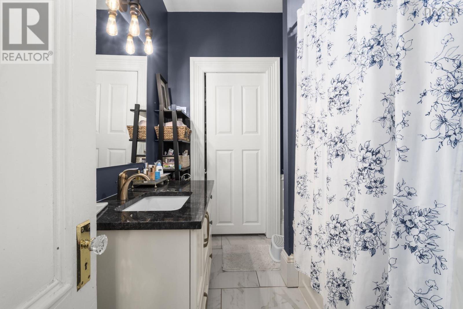 Property 7 of 35 of 6028/6030 Cunard Street