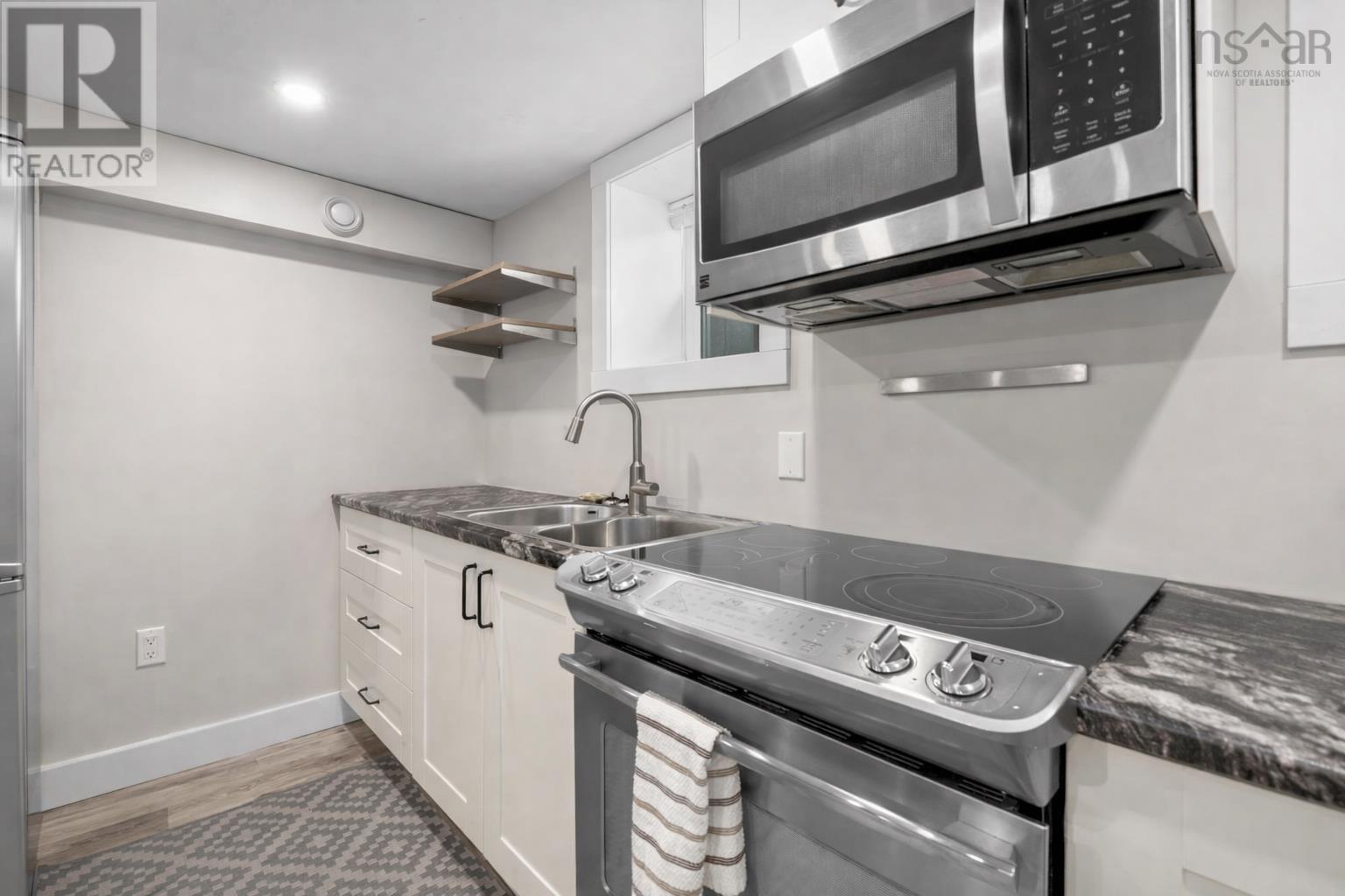 Property 30 of 35 of 6028/6030 Cunard Street