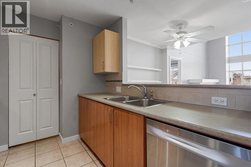 #428-5700 ANDREWS Road, Richmond