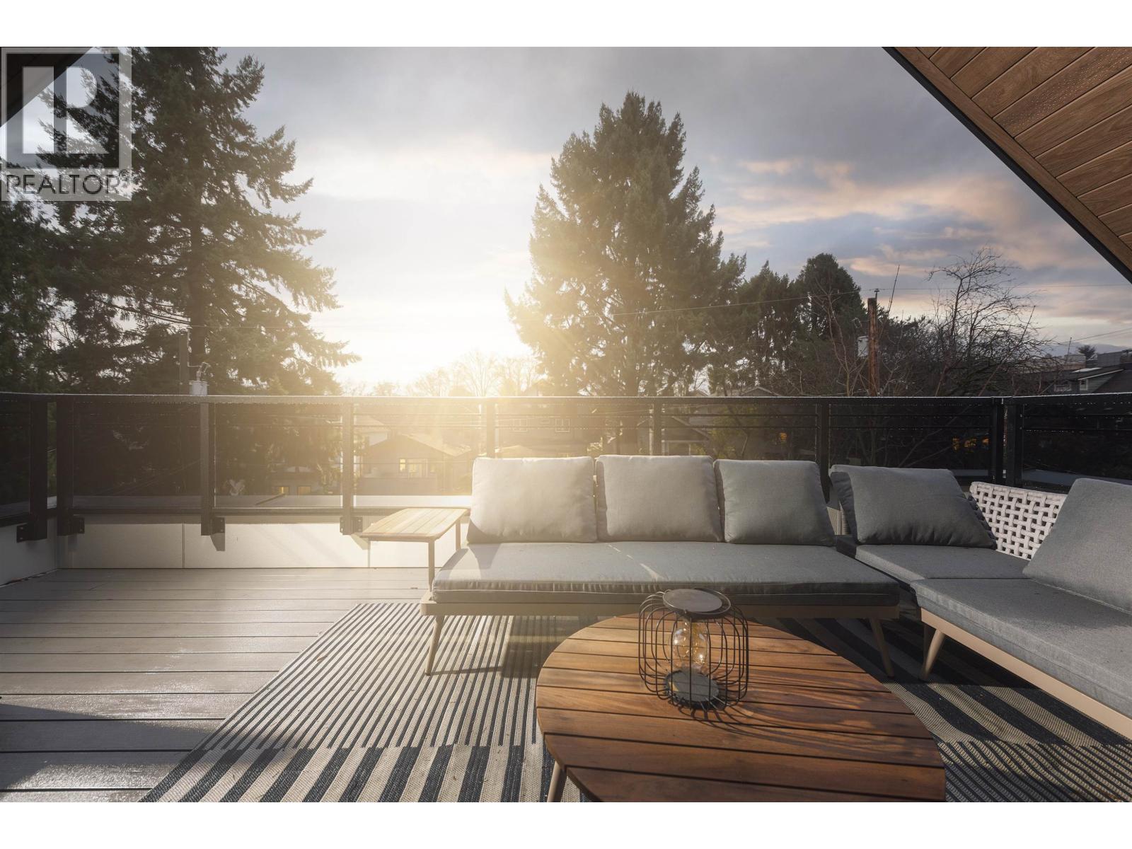 2 2637 12TH Avenue - photo 2