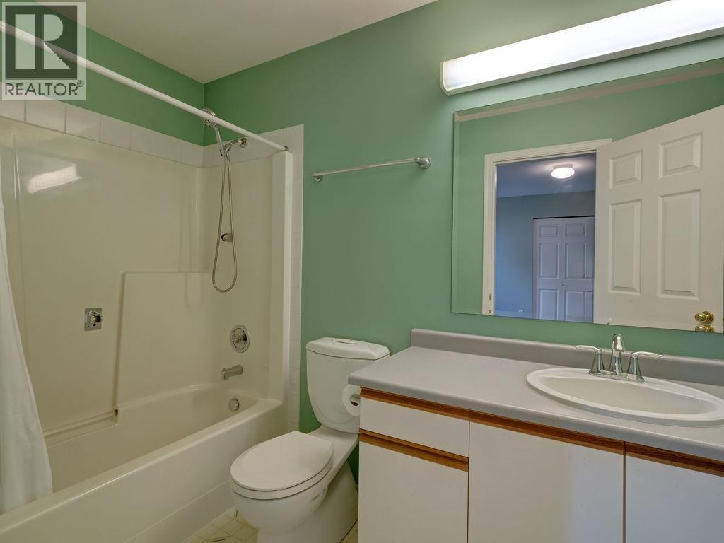 4 5706 EBBTIDE STREET, Sechelt