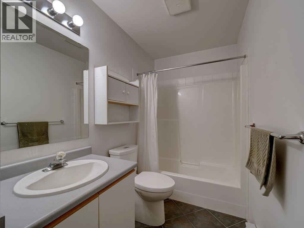 4 5706 EBBTIDE STREET, Sechelt