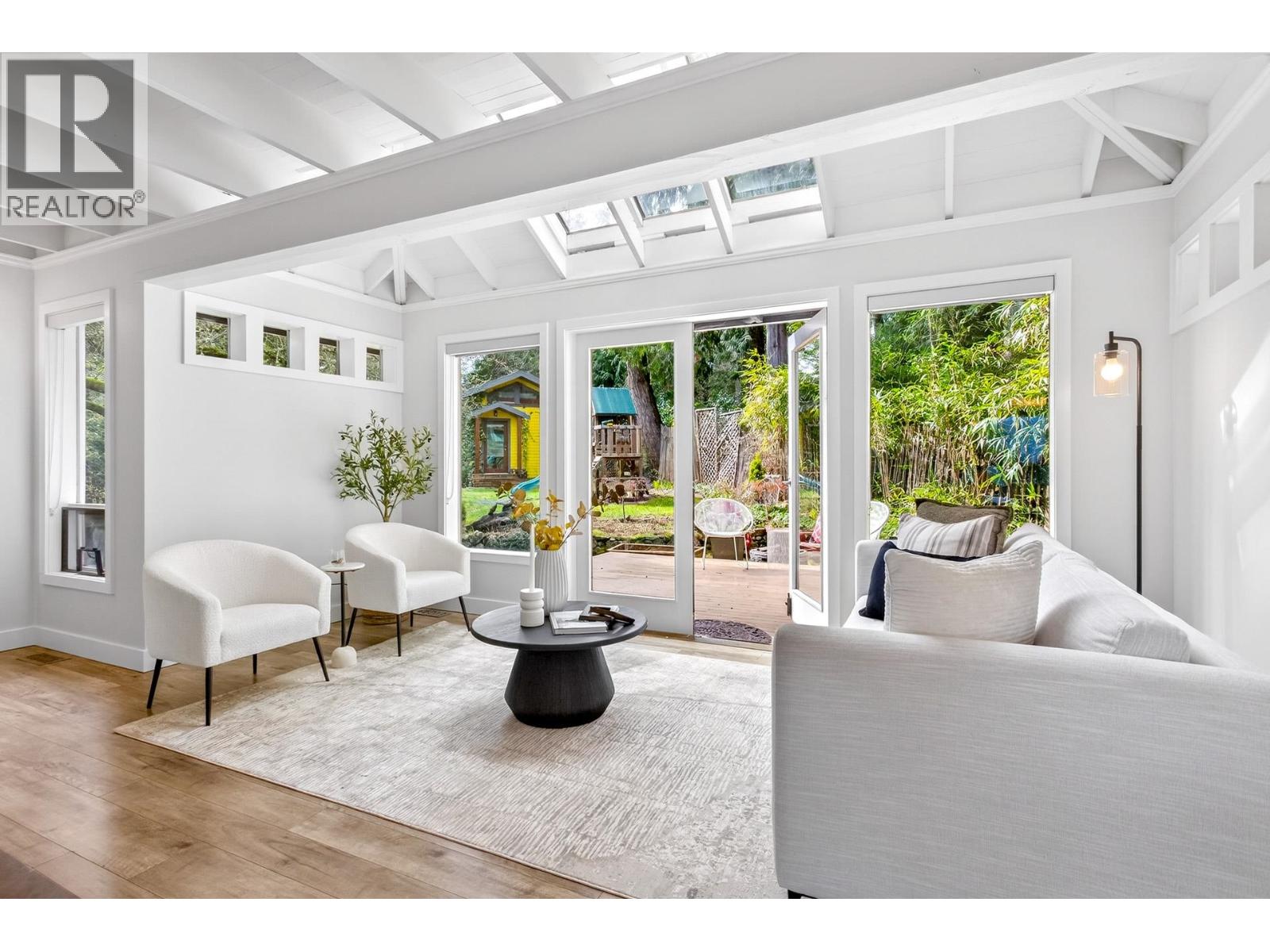 1255 DEER Walk - main photo