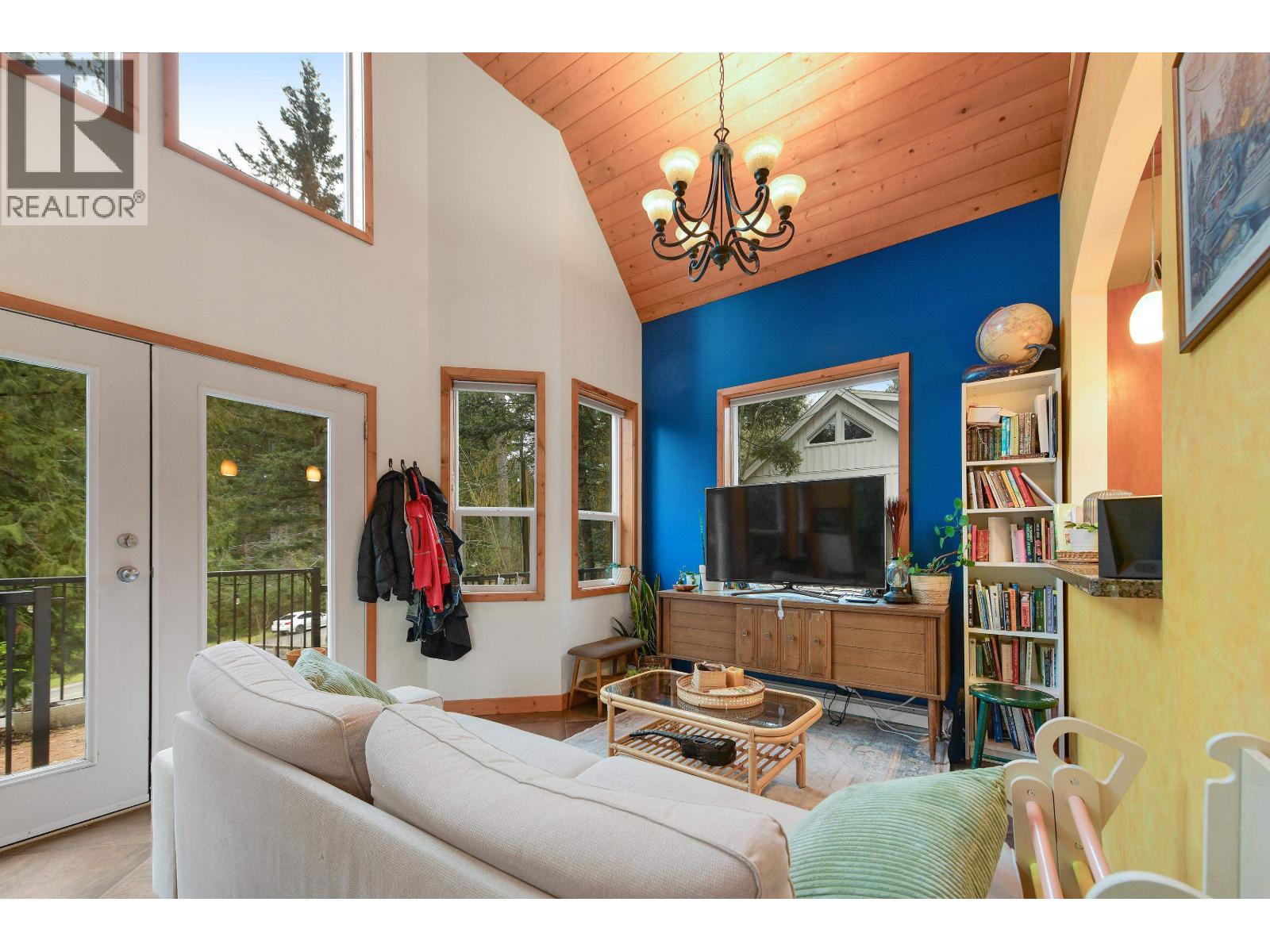 254 MARINERS WAY, Mayne Island