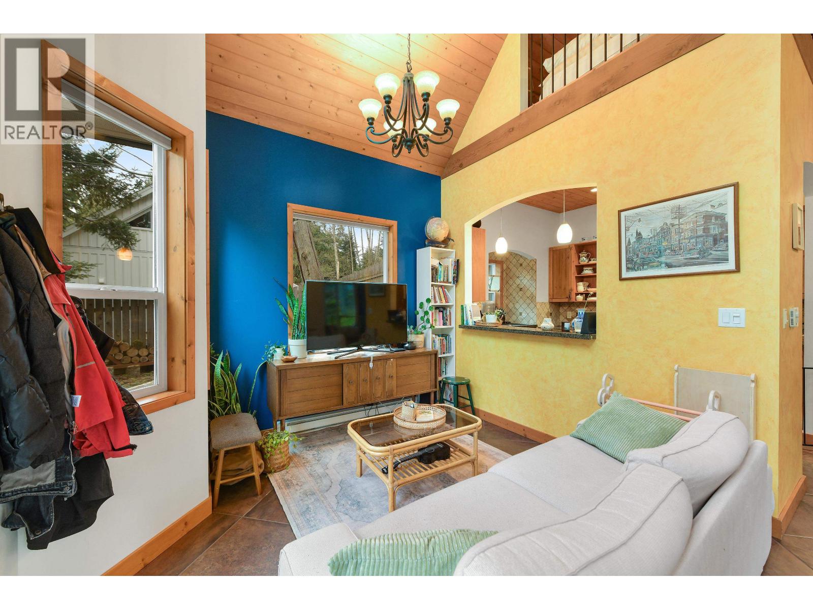 254 MARINERS WAY, Mayne Island