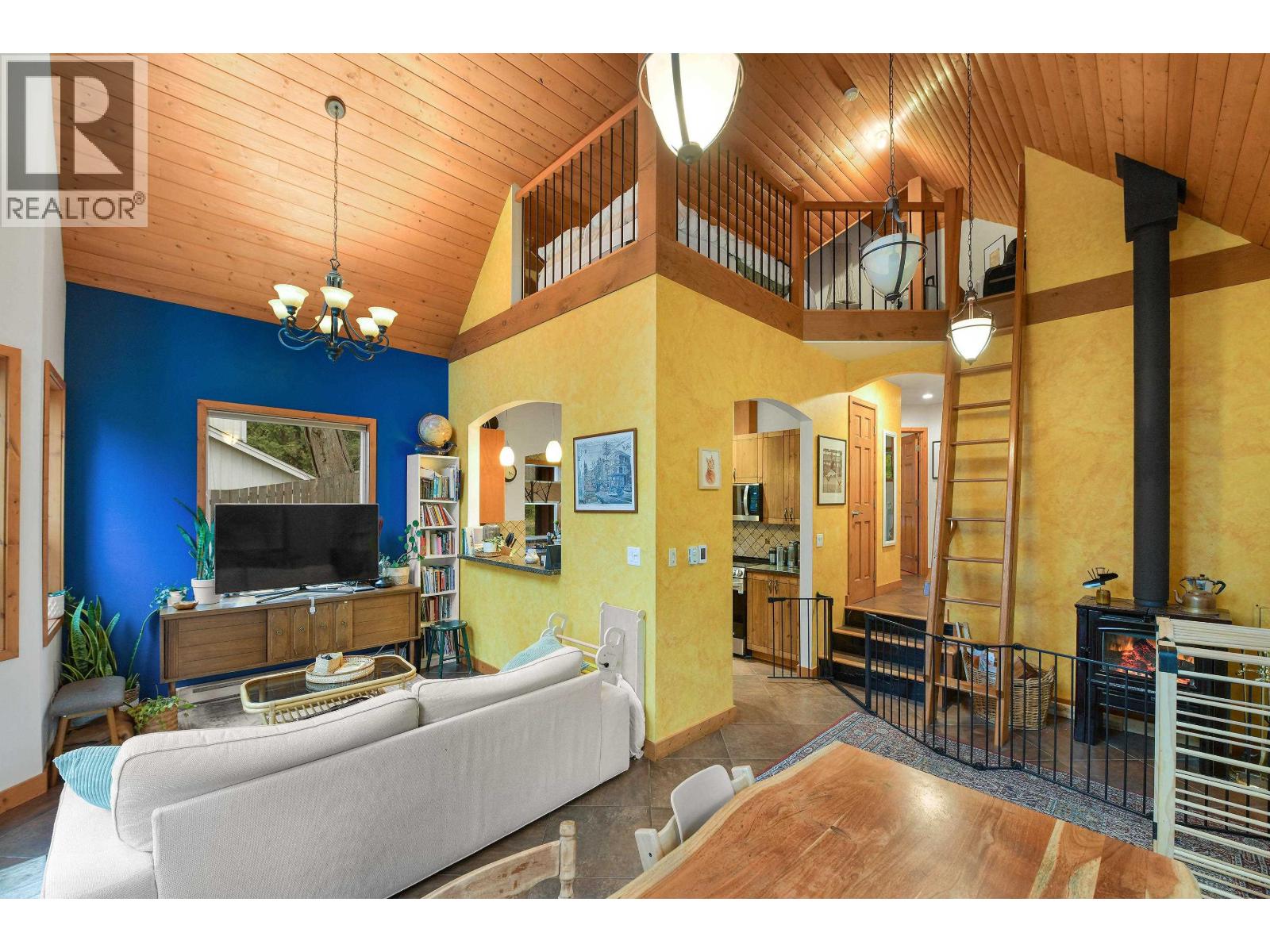 254 MARINERS WAY, Mayne Island