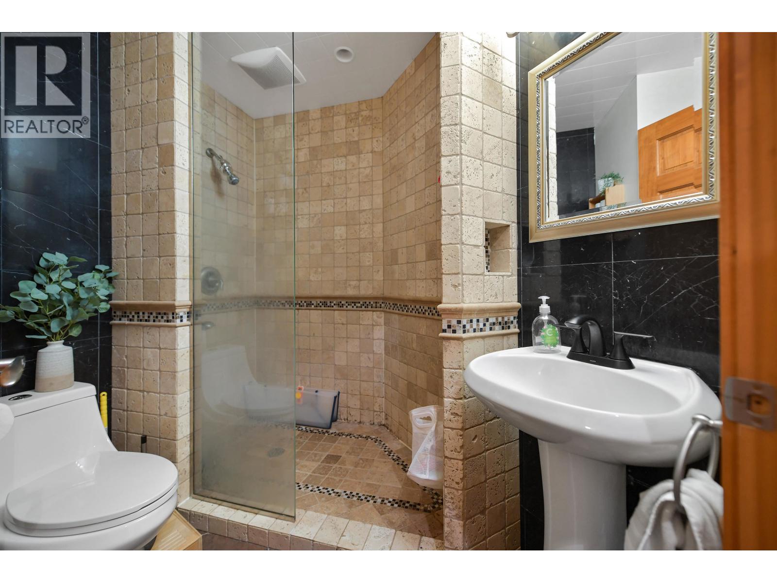 254 MARINERS WAY, Mayne Island