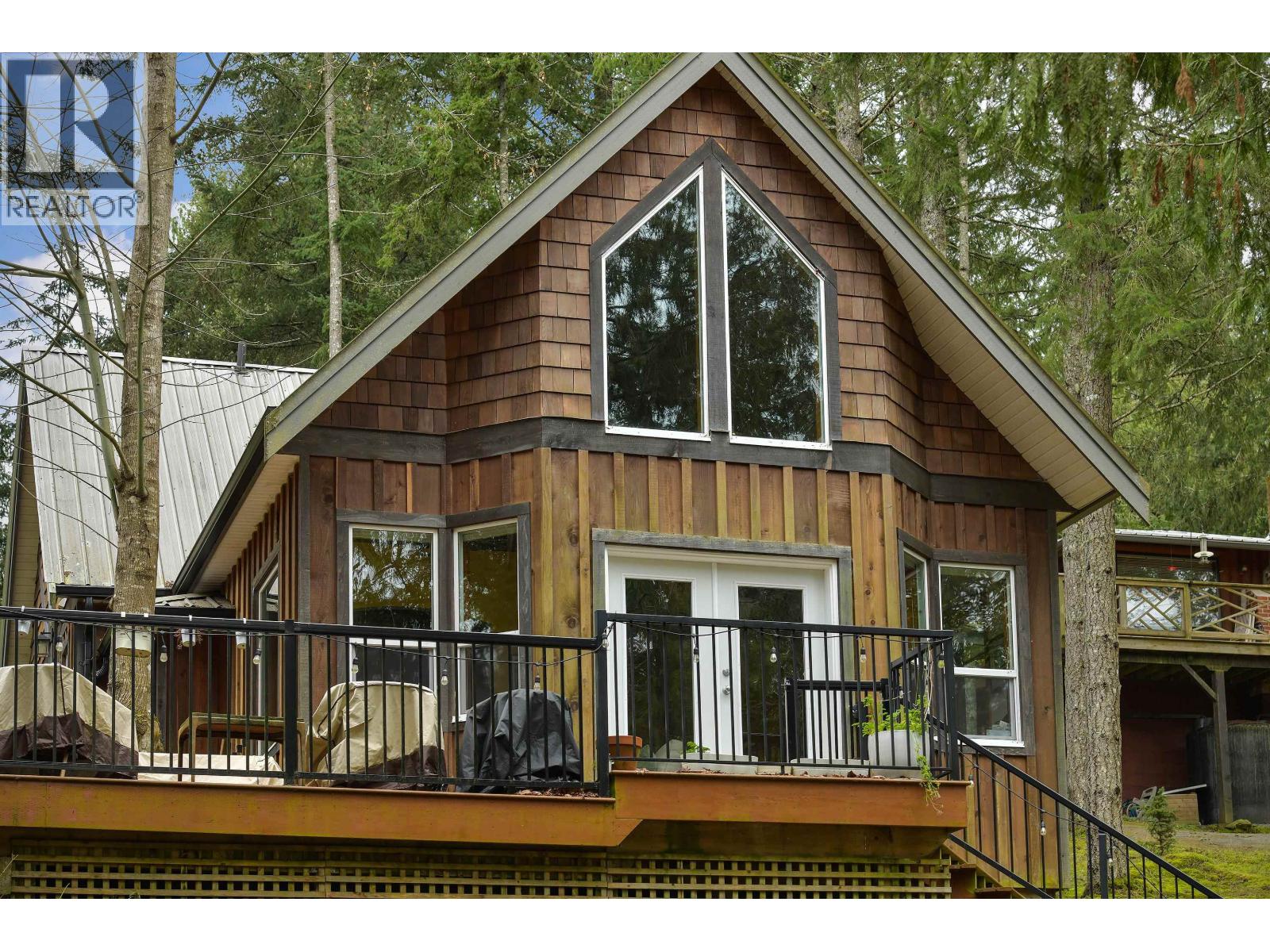 254 MARINERS WAY, Mayne Island