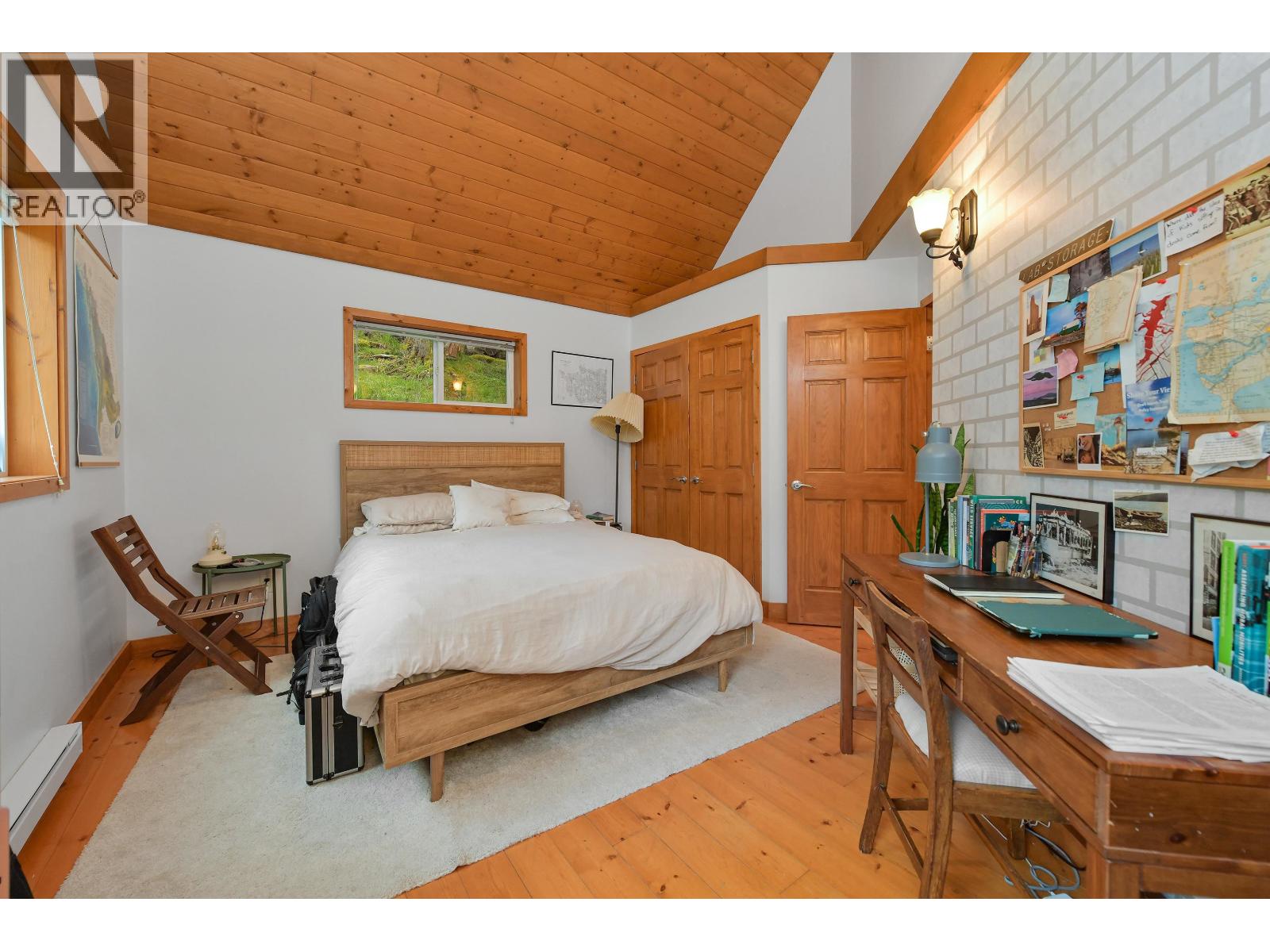 254 MARINERS WAY, Mayne Island