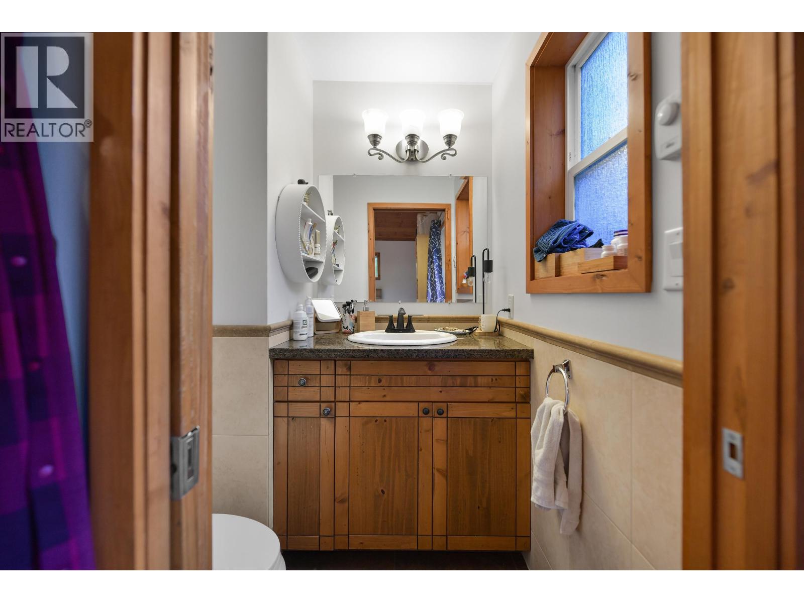 254 MARINERS WAY, Mayne Island