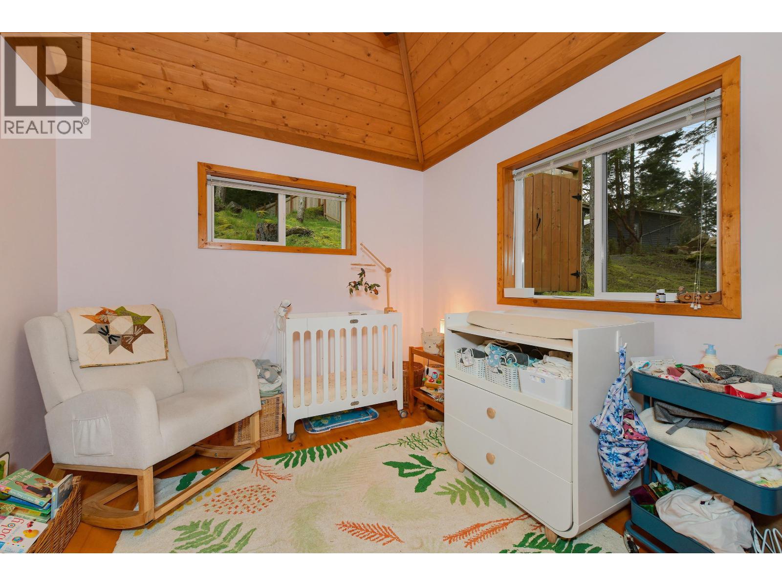 254 MARINERS WAY, Mayne Island