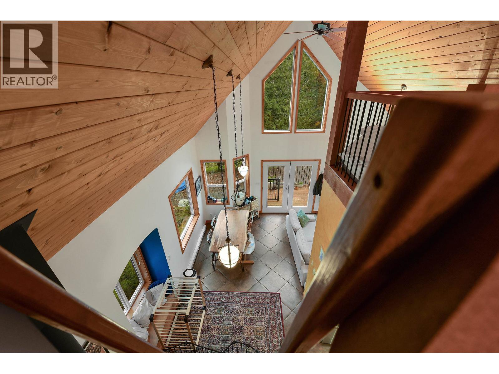 254 MARINERS WAY, Mayne Island