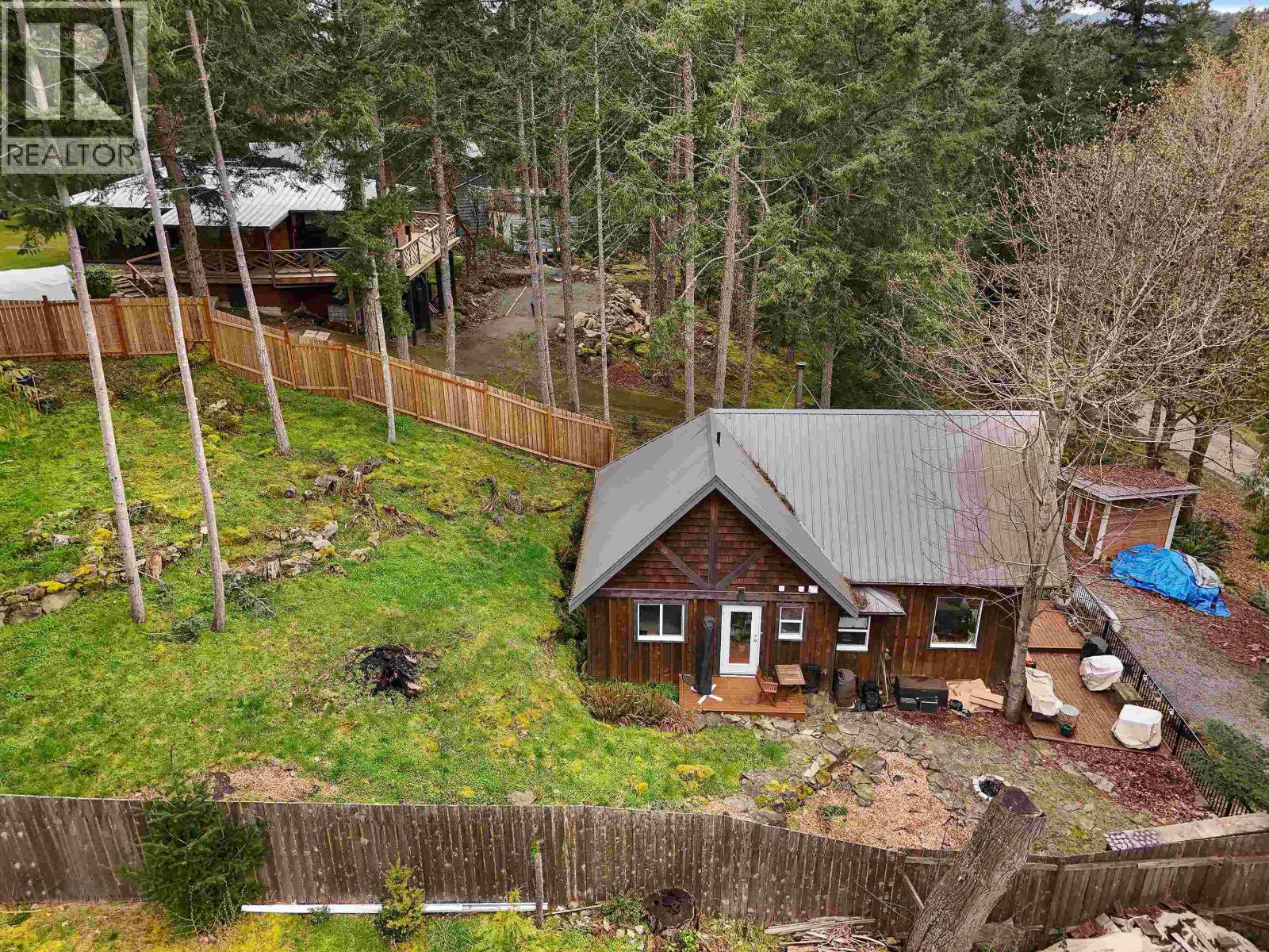 254 MARINERS WAY, Mayne Island