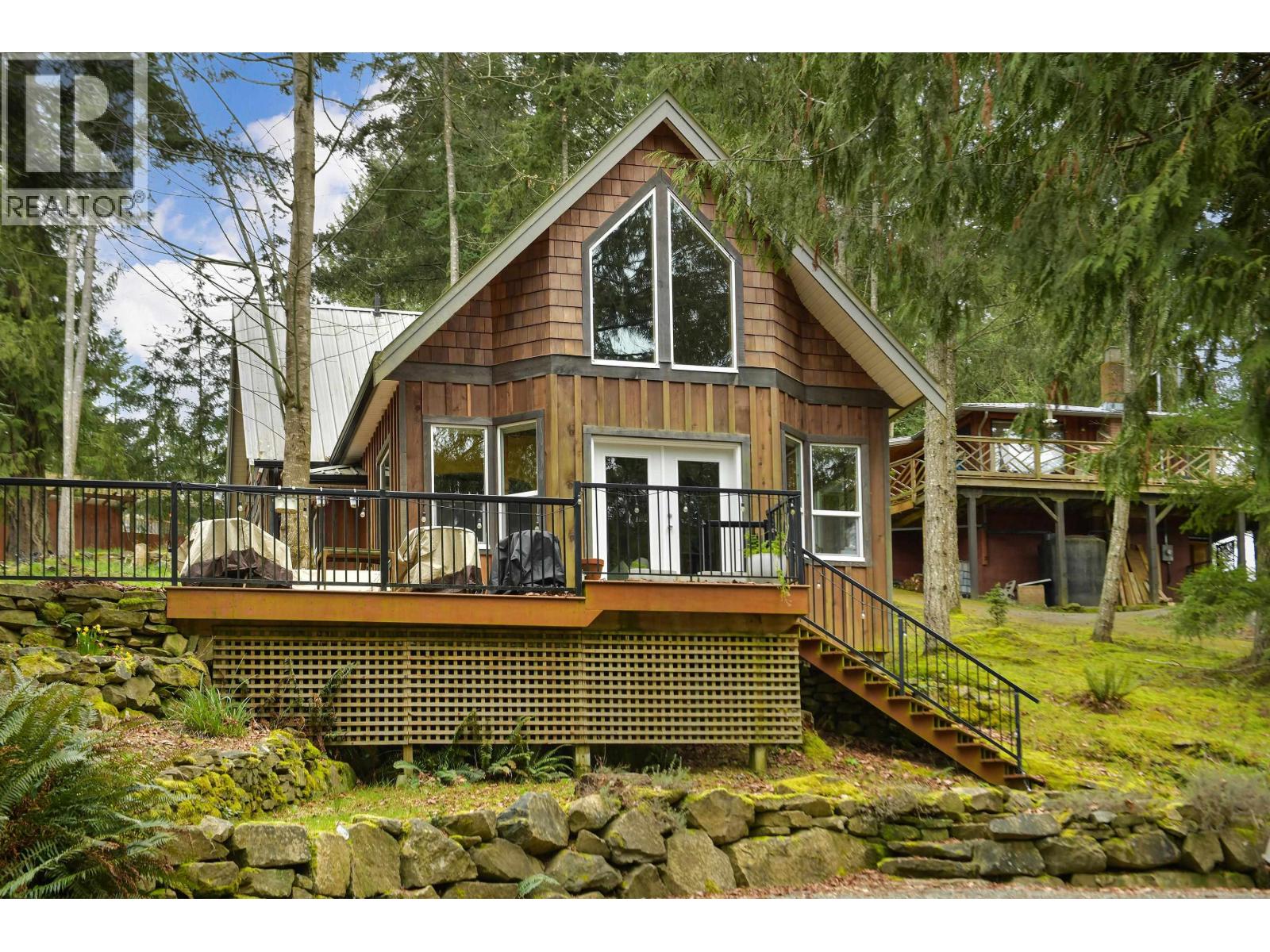 254 MARINERS WAY, Mayne Island