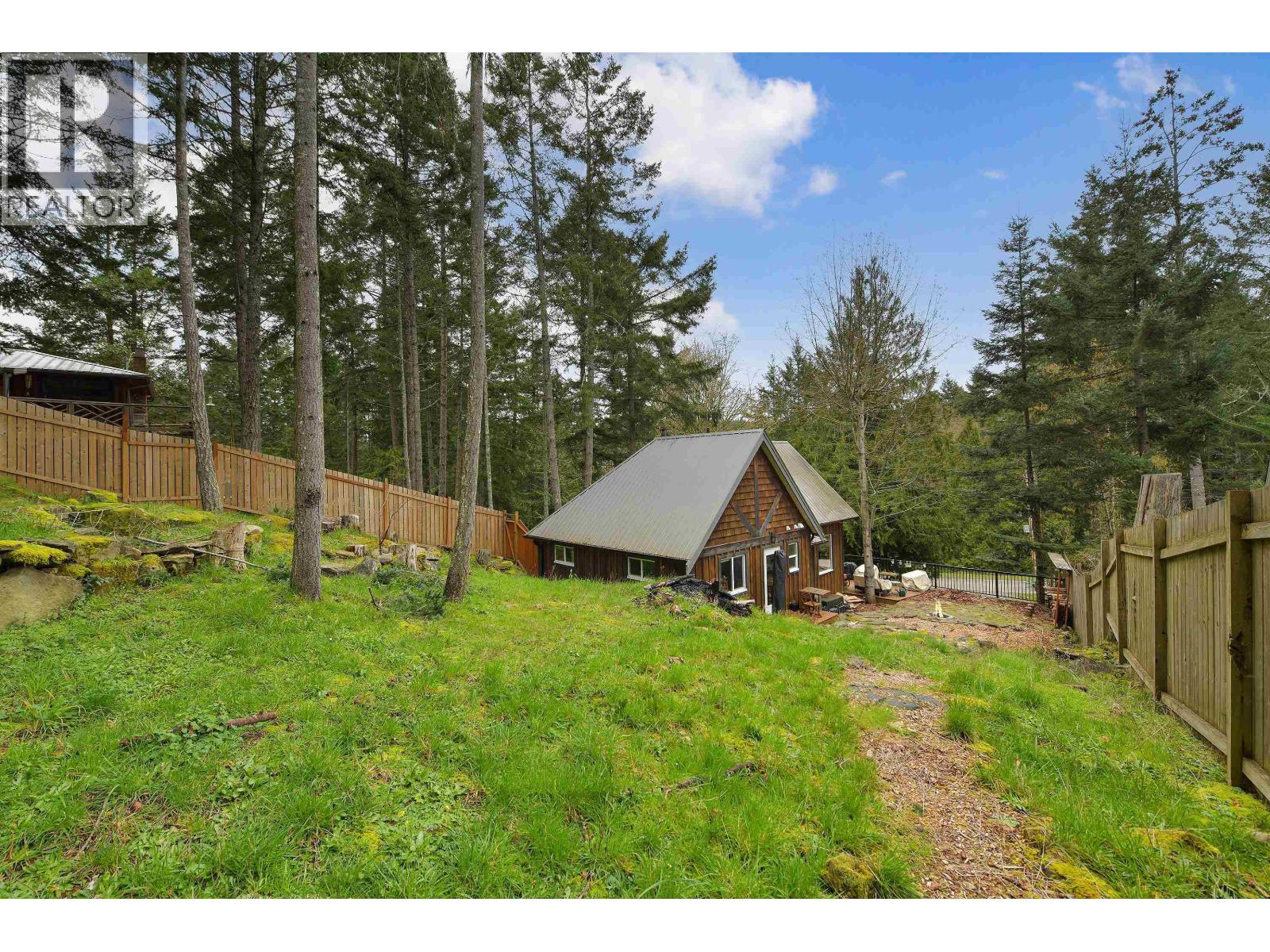 254 MARINERS WAY, Mayne Island
