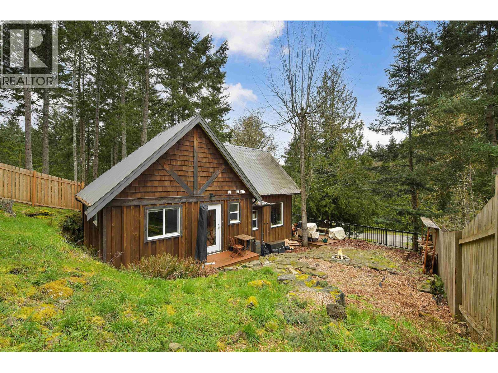 254 MARINERS WAY, Mayne Island