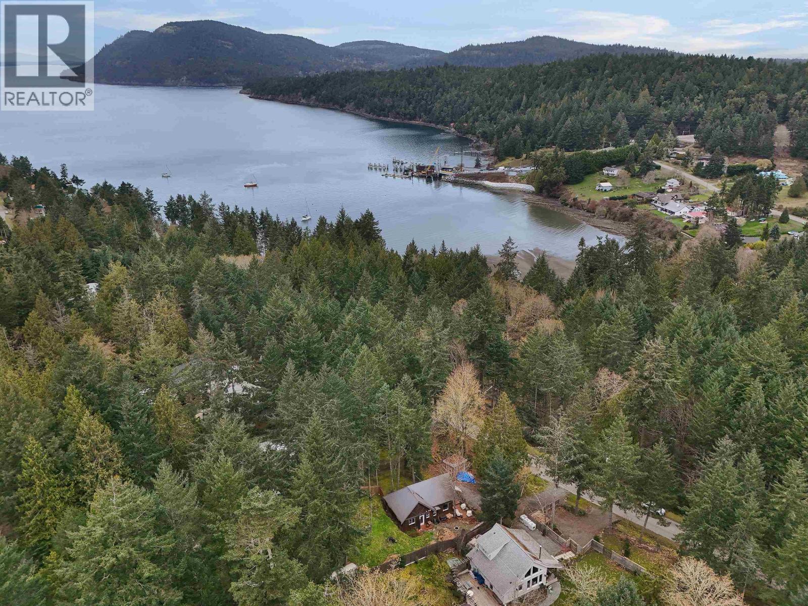 254 MARINERS WAY, Mayne Island