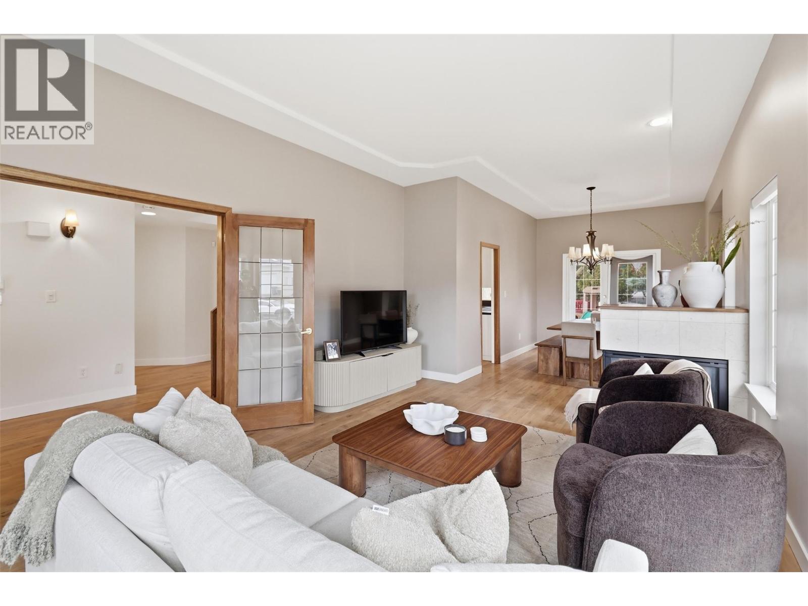 1948 SHEFFIELD Way, Kamloops