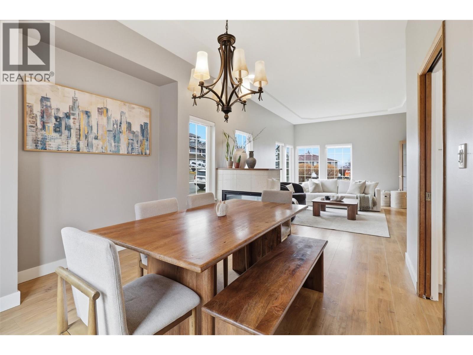 1948 SHEFFIELD Way, Kamloops