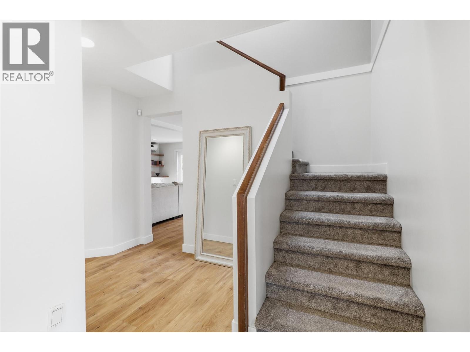 1948 SHEFFIELD Way, Kamloops