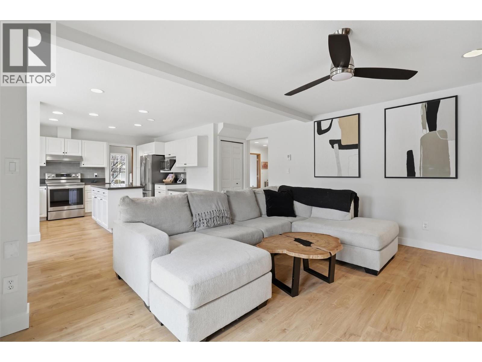 1948 SHEFFIELD Way, Kamloops