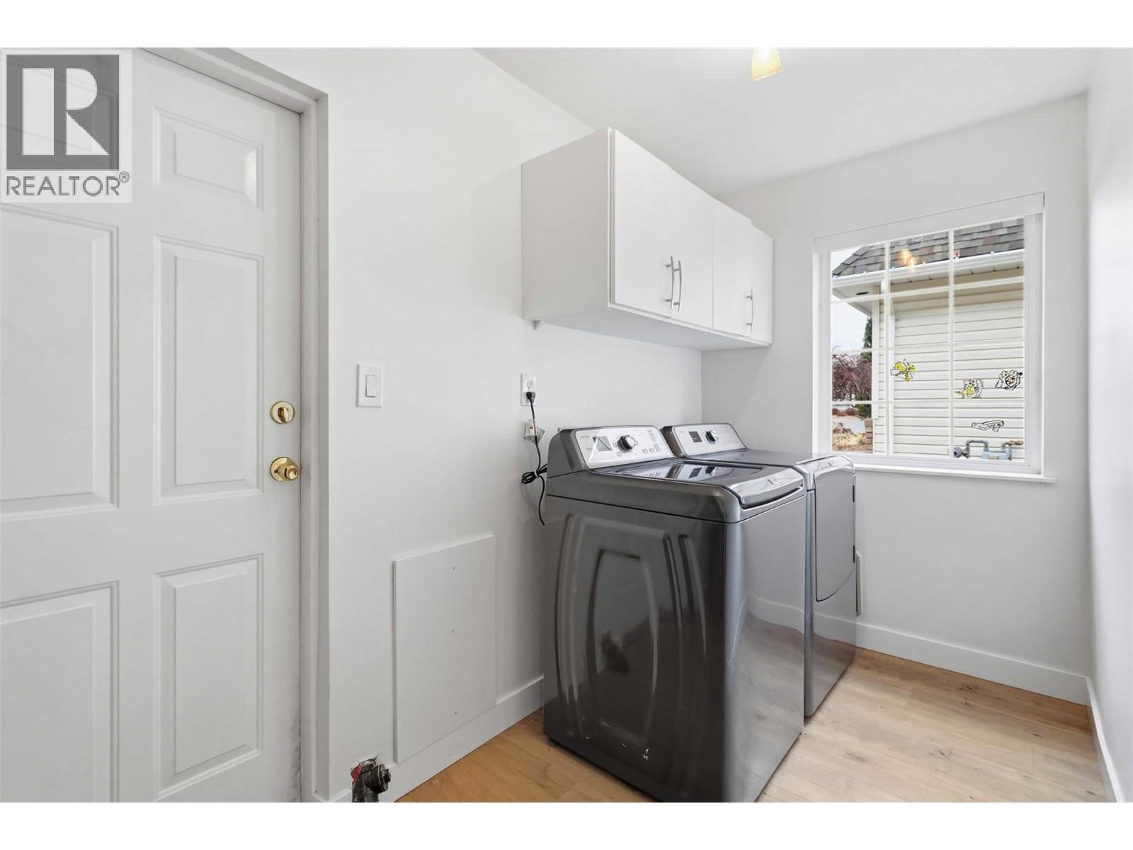 1948 SHEFFIELD Way, Kamloops