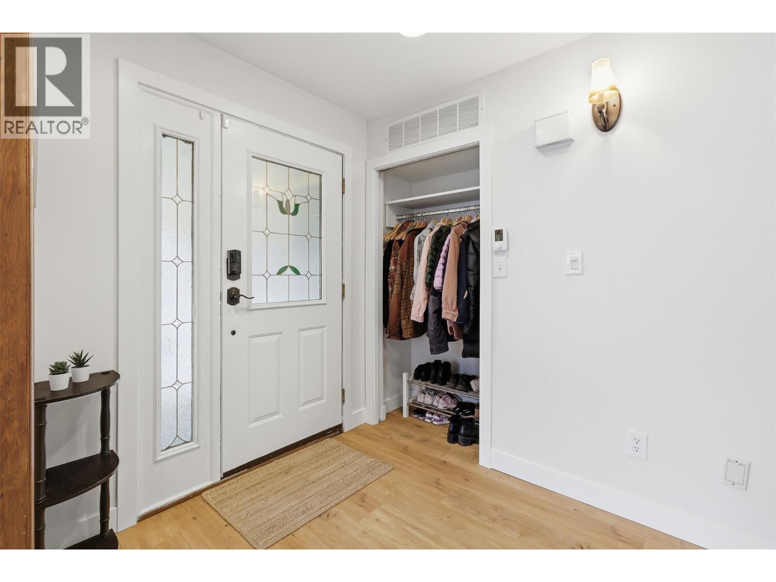 1948 SHEFFIELD Way, Kamloops