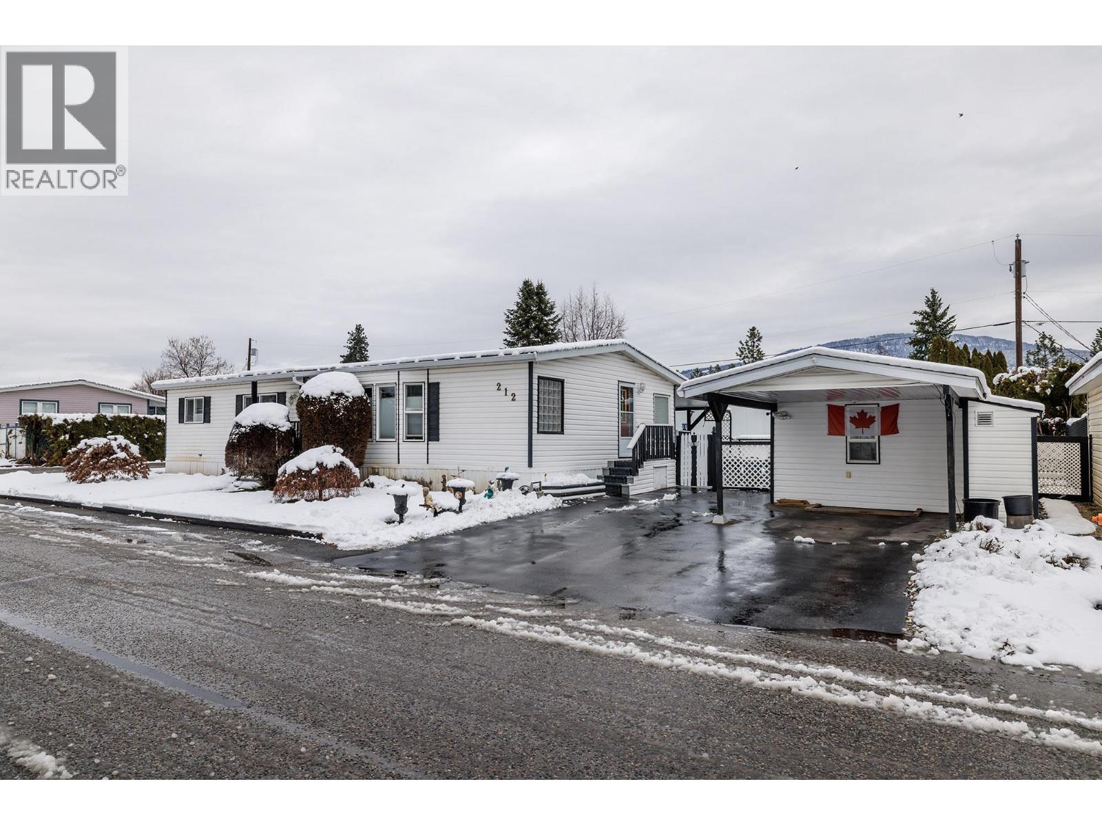 212 720 Commonwealth Road, Kelowna