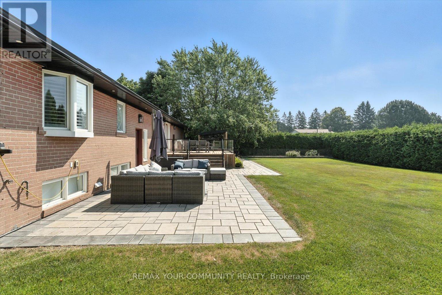 165 CLEARVIEW HEIGHTS - 44