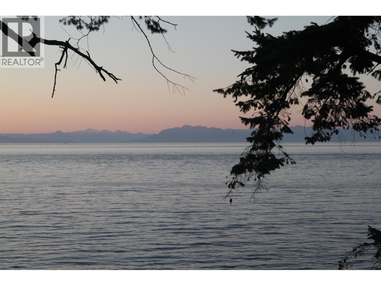 581 BAYVIEW DRIVE, Mayne Island