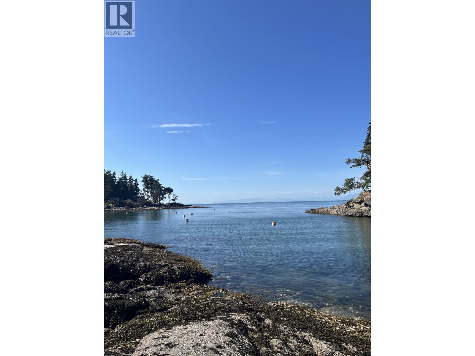 581 BAYVIEW DRIVE, Mayne Island