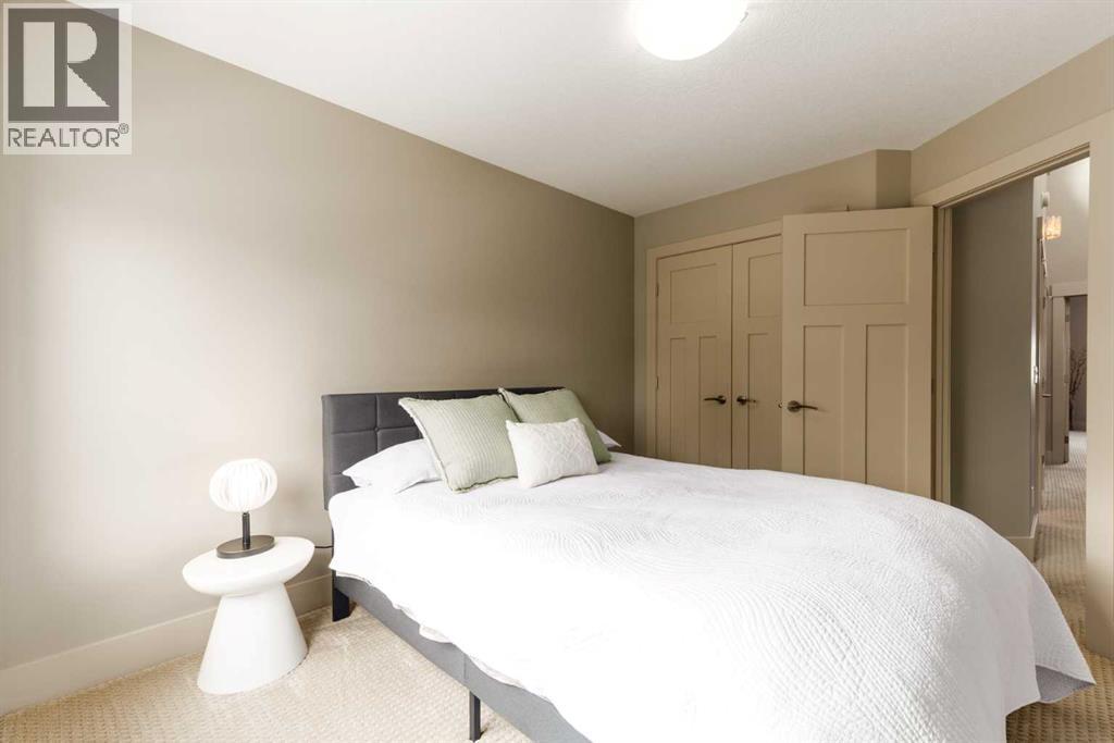 Single Family House for Sale in   Avenue SW Erlton Calgary 