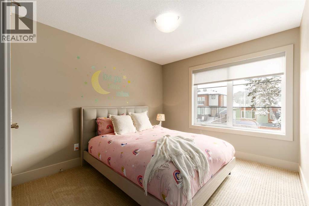 Single Family House for Sale in   Avenue SW Erlton Calgary 