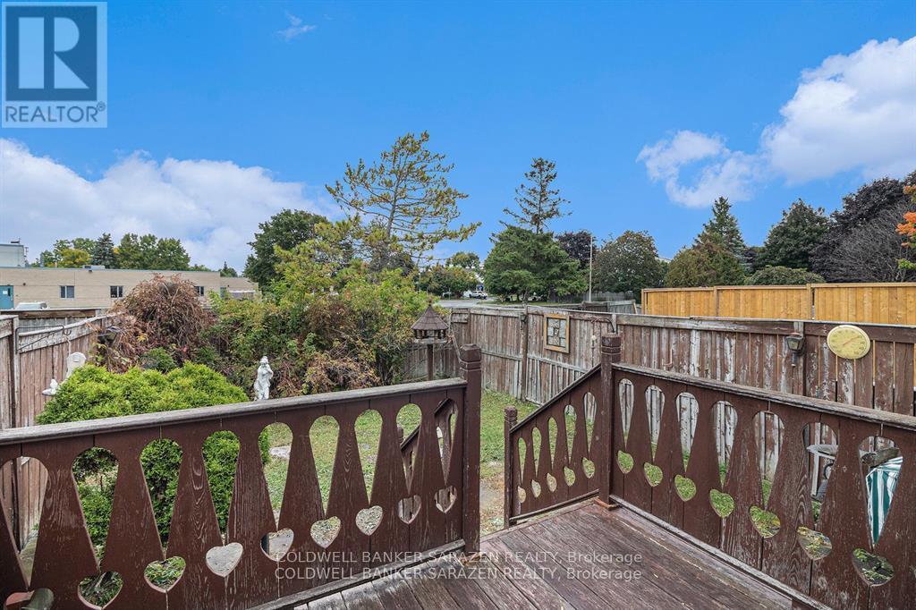 557 LATOUR CRESCENT — photo 23