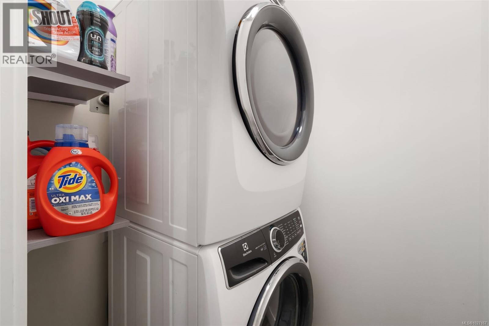 2017 STONE HEARTH LANE - 26