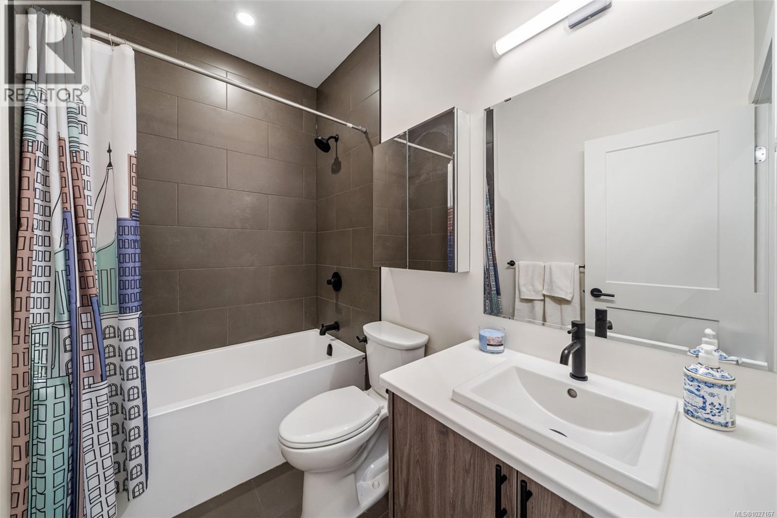 2017 STONE HEARTH LANE - 25