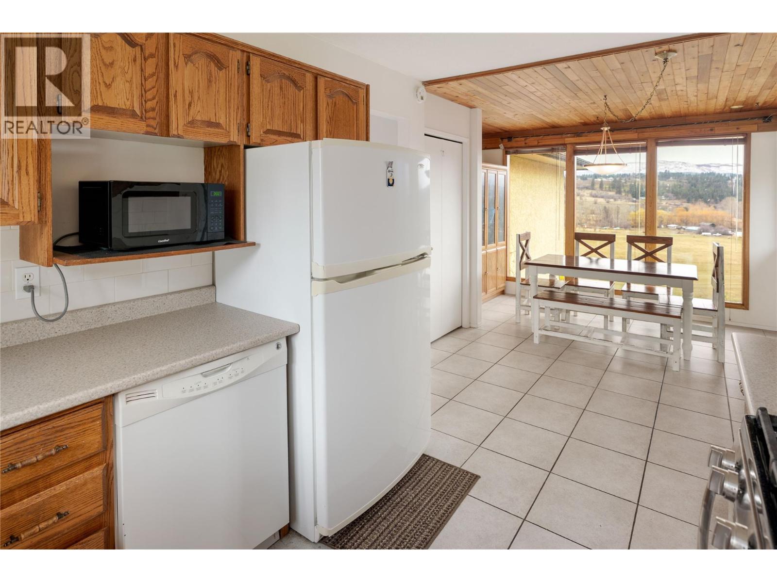  10544 Bonnie Drive, Lake Country