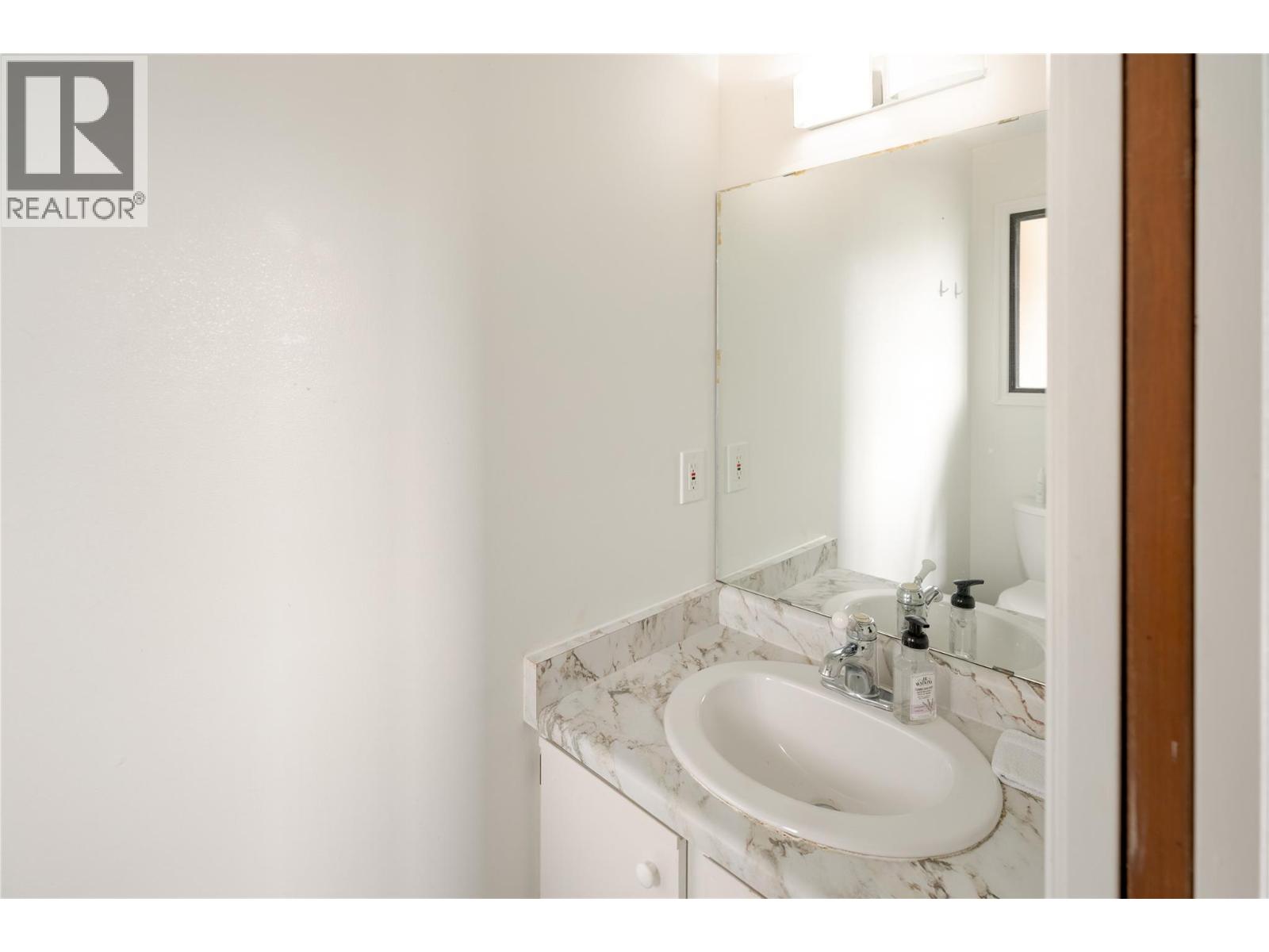  10544 Bonnie Drive, Lake Country