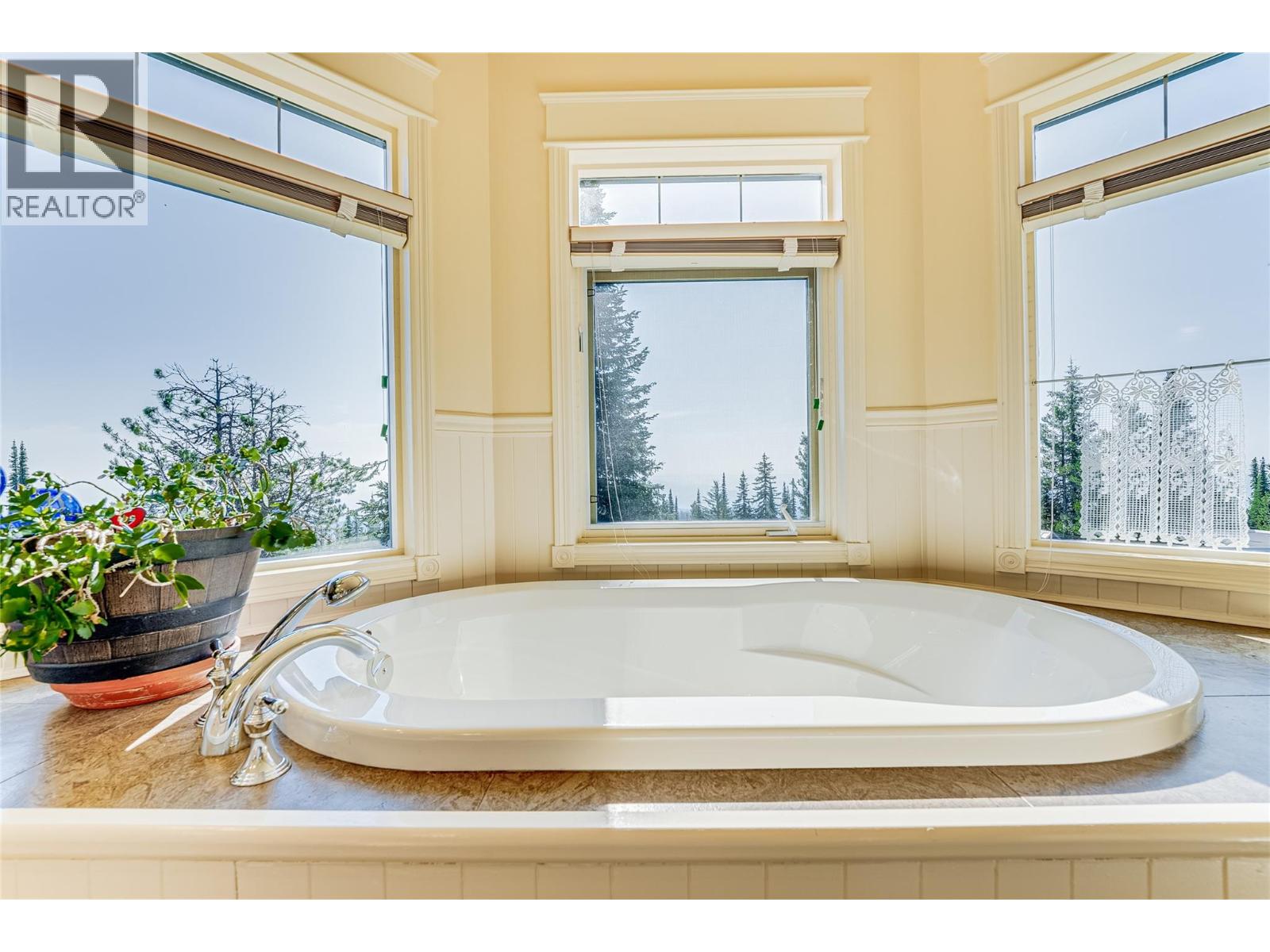 635 Monashee Road Unit# 8, Silver Star