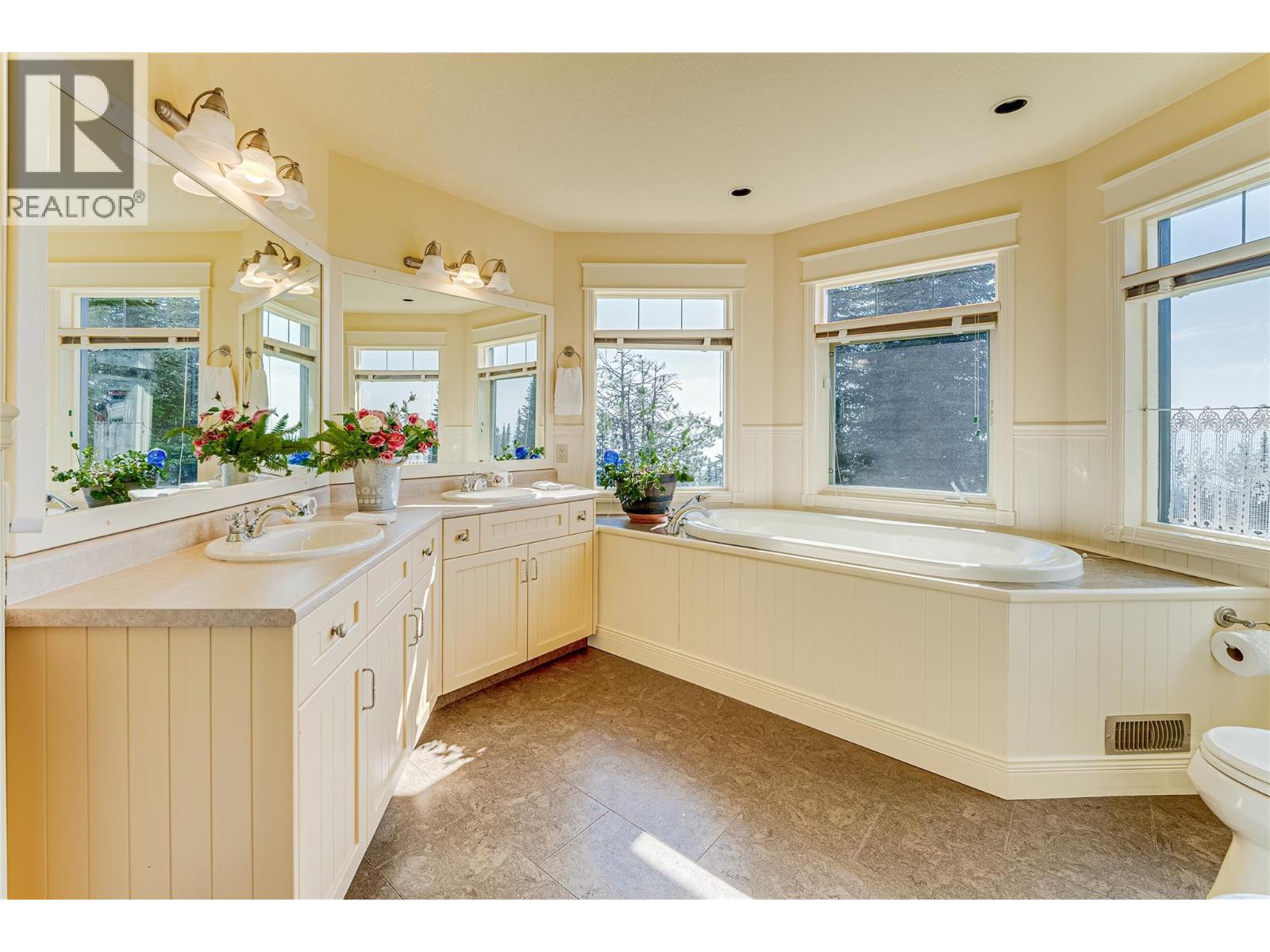 635 Monashee Road Unit# 8, Silver Star