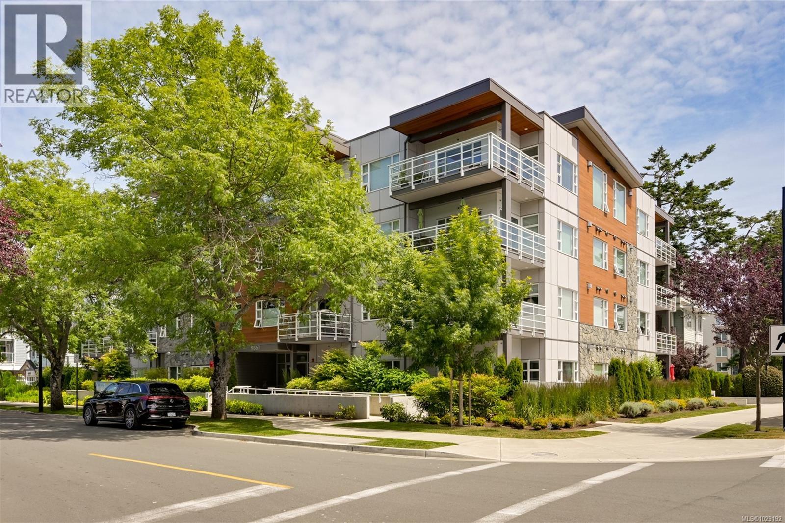 406 9861 Third Street, Sidney